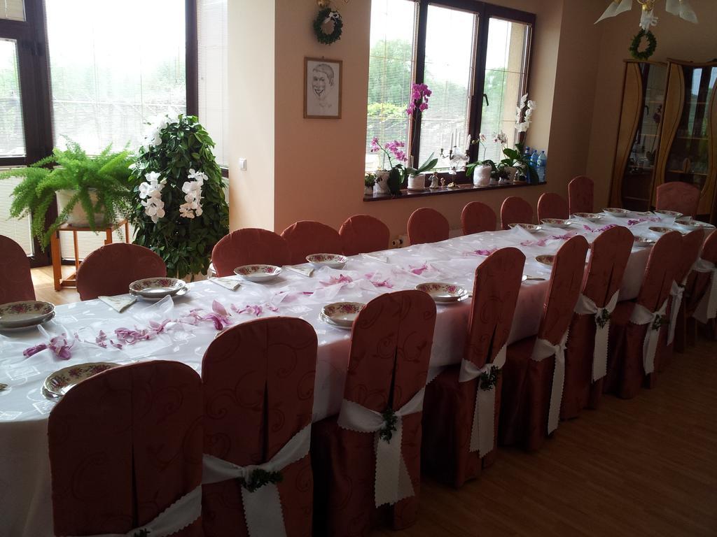 Gosciniec Sloneczny Hotel Drzonków Buitenkant foto