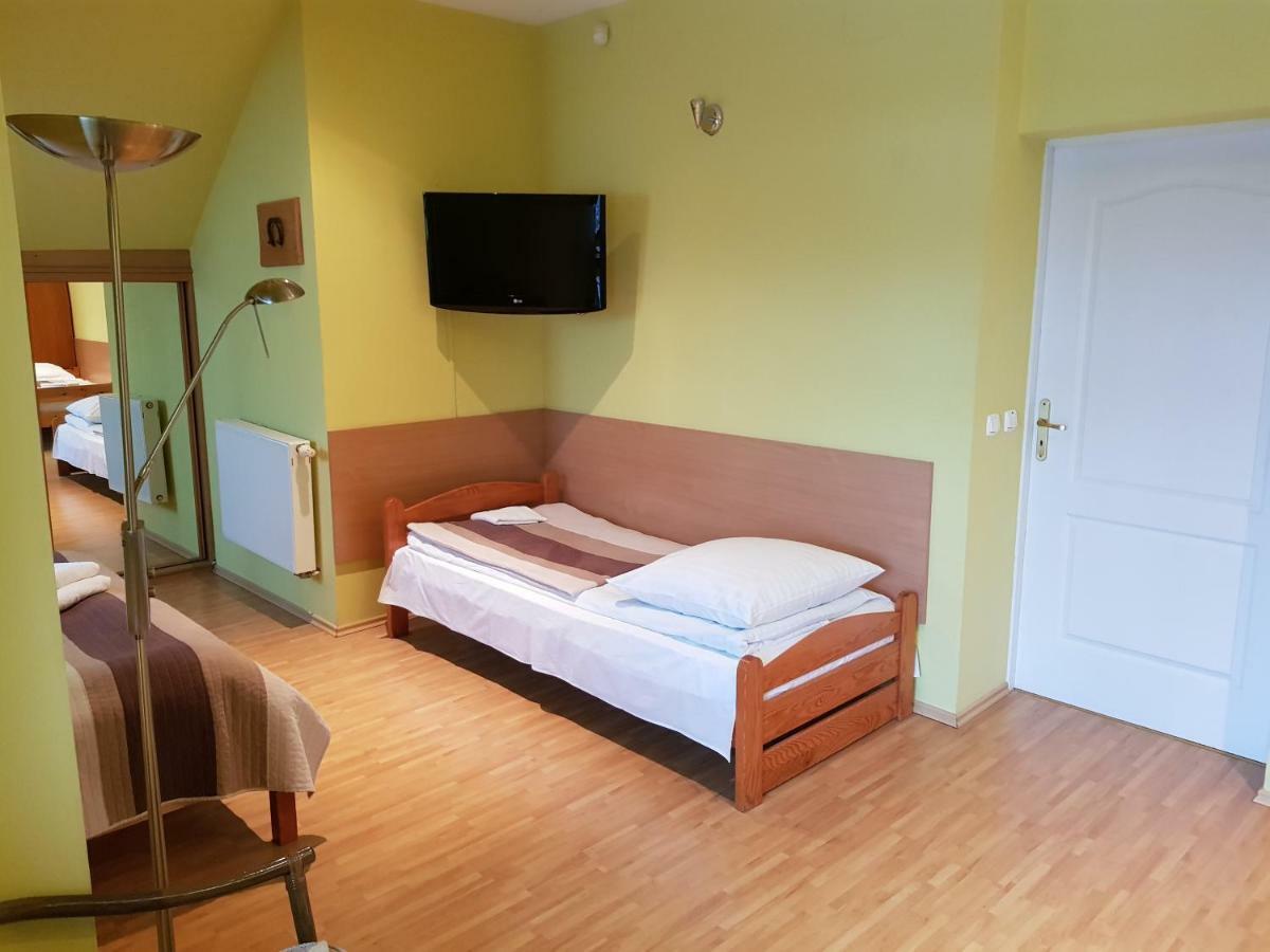 Gosciniec Sloneczny Hotel Drzonków Buitenkant foto