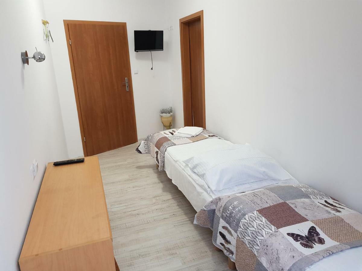 Gosciniec Sloneczny Hotel Drzonków Buitenkant foto