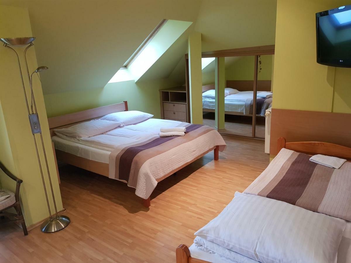 Gosciniec Sloneczny Hotel Drzonków Buitenkant foto